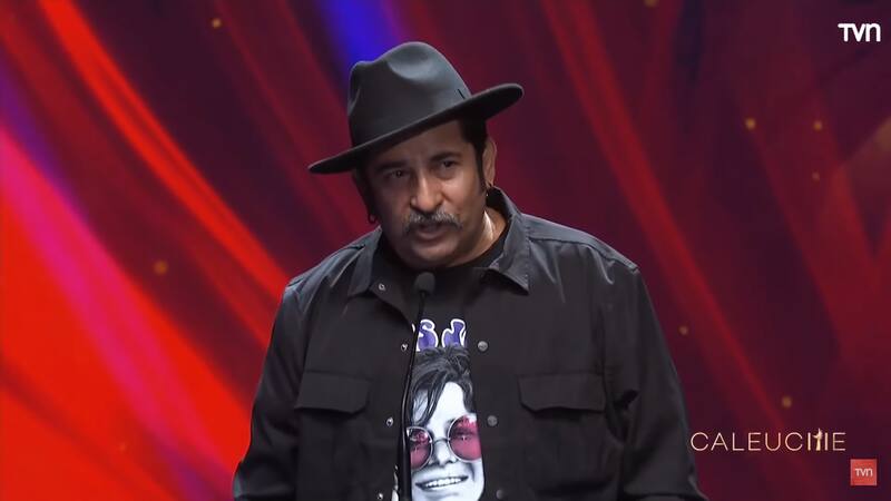 El actor recibió su premio a Mejor Actor de Soporte en Teleseries. Créditos: TVN.