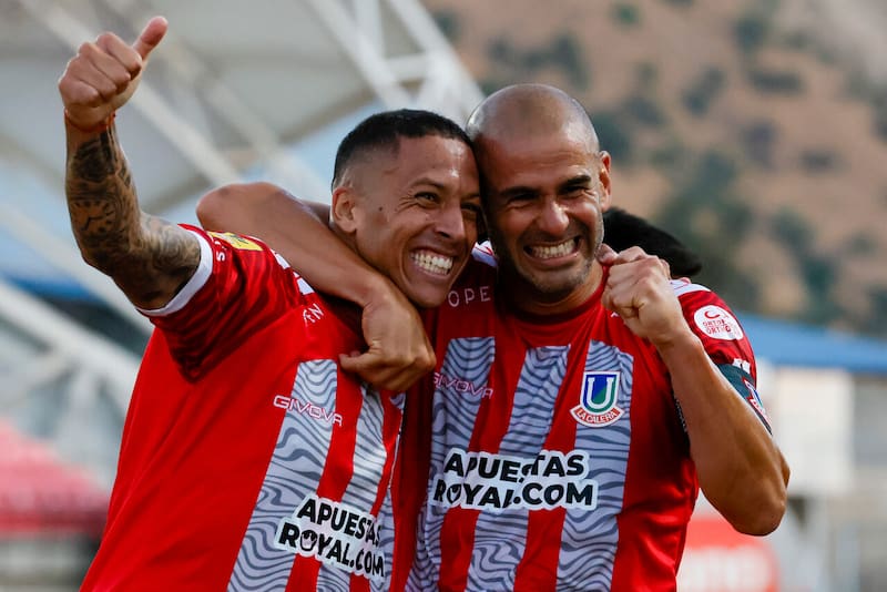 El charrúa se ilusiona con fichar por uno de los clubes grandes de Chile. Al que destaca por sobre el resto es la UC, por su institucionalidad. Foto: Aton.