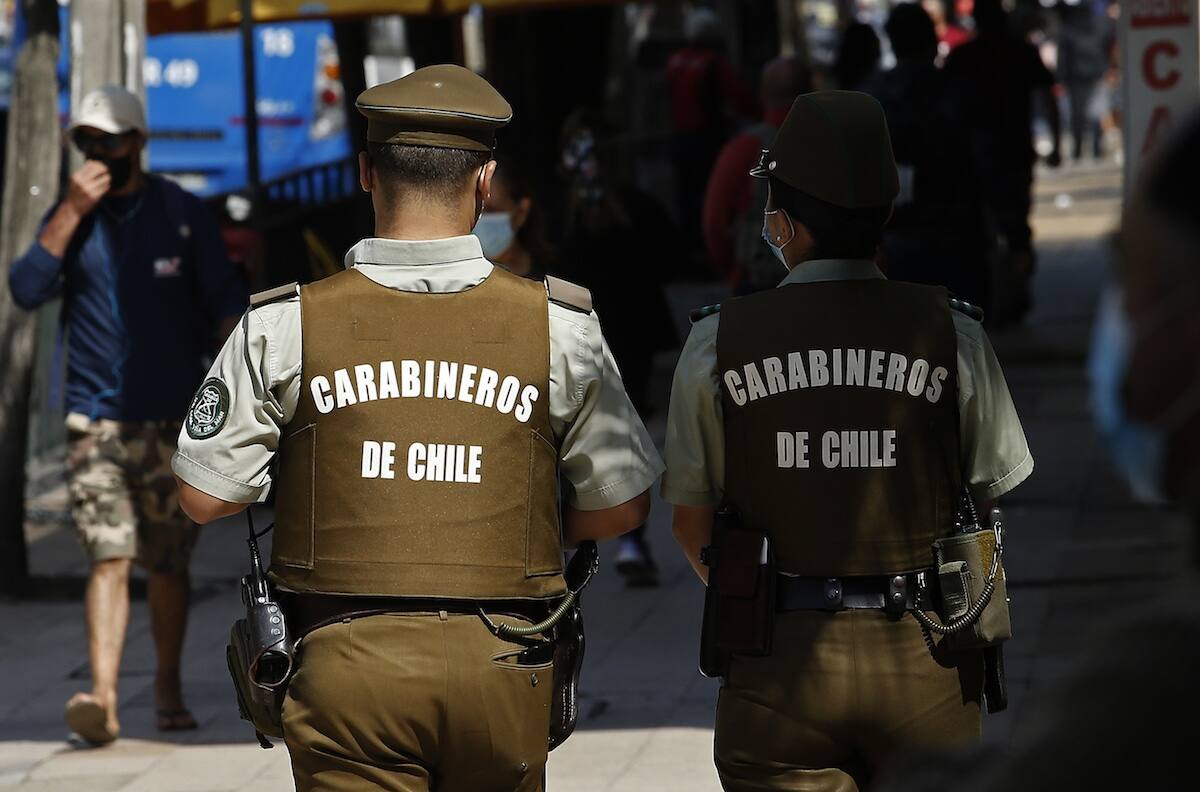 Nueva detención ciudadana: dos delincuentes fueron amarrados a un poste en Lampa