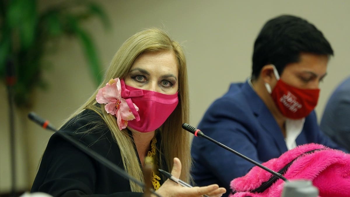 Pamela Jiles criticó y apuntó a políticos que asisten a matinales: “Por ellos no hay que votar”