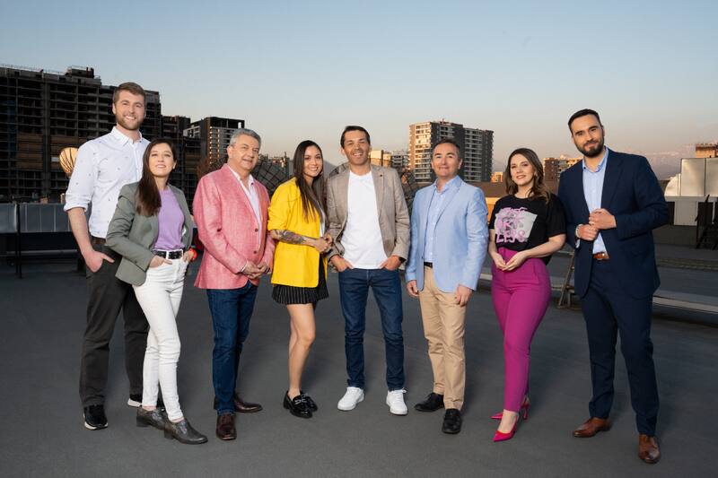 Periodista renuncia al canal con emotivo mensaje