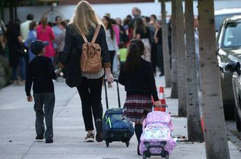 Temporal en Bíobío: suspensión de clases en 21 comunas por fuertes lluvias y vientos