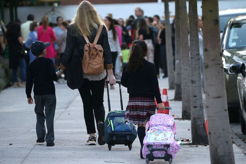 La medida afecta a establecimientos de la comuna de Puente Alto. Foto: Agencia Aton.