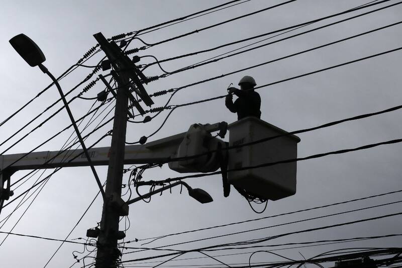 Según Enel, la medida se debe a los trabajos programados en la ciudad de la compañía eléctrica. Créditos: Javier Salvo/Aton Chile.