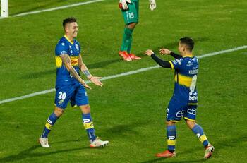 Everton venció a Ayacucho con doblete de Rodrigo Echeverría para seguir con vida en Copa Sudamericana