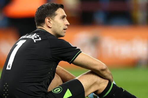 estuvo recluido hasta último minuto esperando un llamado del Manchester United. Foto: Premier League.