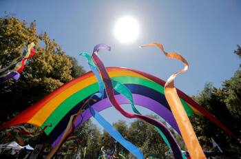 Movilh calificó de "vuelco histórico para la derecha" anuncio de Piñera sobre matrimonio igualitario