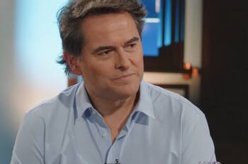 “Voy a hacer todo lo posible”: La cruzada solidaria de Sebastián Jiménez para encontrarle hogar a perrito accidentado