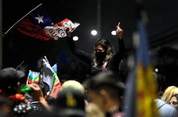 Encuesta Cadem: 61% cree que una nueva Constitución permitirá encauzar el descontento social