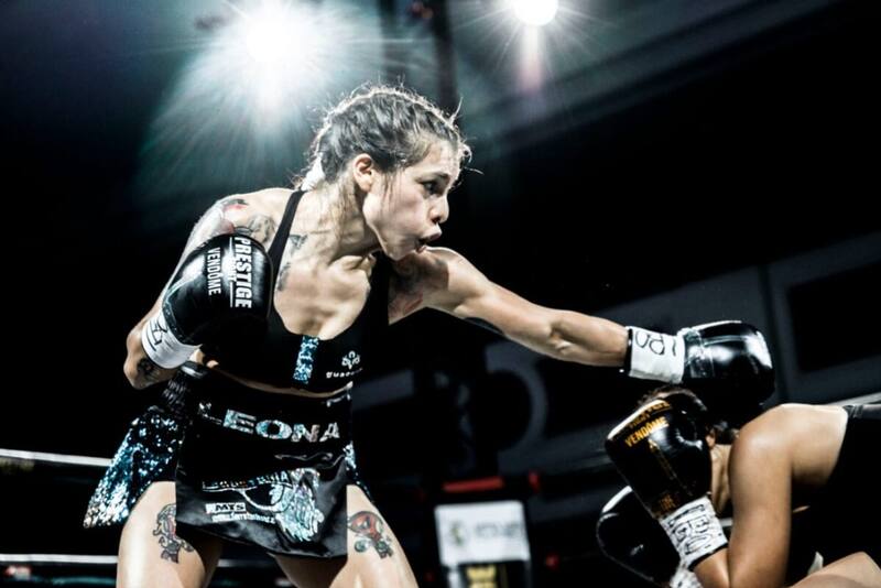 En el combate ante Casey Morton en Francia, cuando sorprendió a los expertos y ganó su primer cetro mundial.