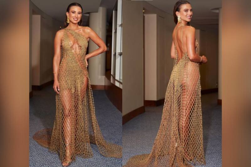 La periodista cautivó a todos bañándose en el mar con el vestido que usó en la Gala del Festival.