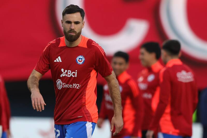 El nacido en Inglaterra ha jugado 40 partidos en la Selección Chilena y ha anotado 9 goles. Foto: Agencia Aton