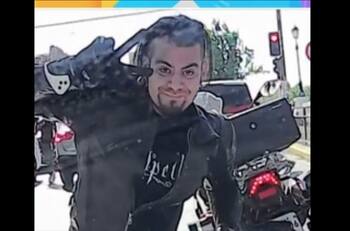 Arraigo nacional y sin poder acercarse a la víctima: formalizan a motociclista que atacó vehículo con una cadena