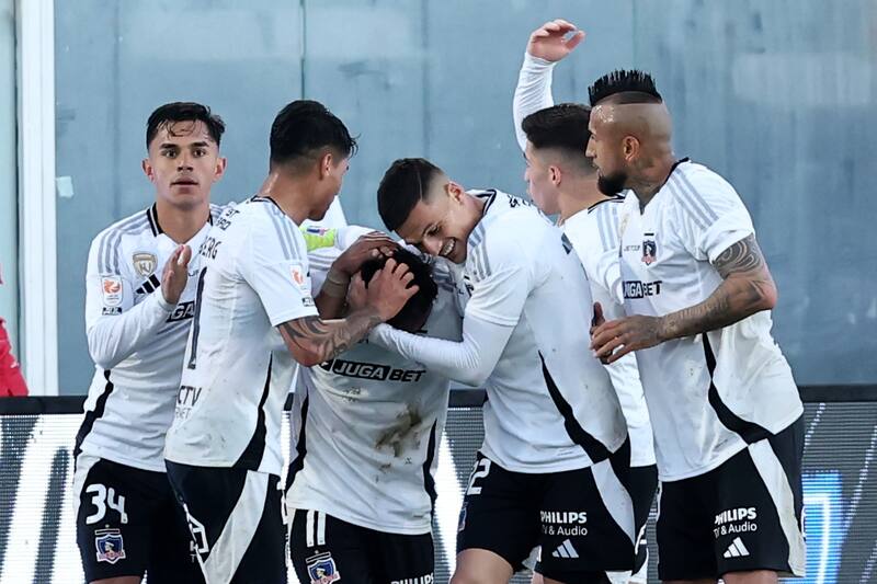 Los dos jugadores que podrían cambiar el rumbo del mercado de fichajes de Colo Colo. Foto: Agencia ATON.