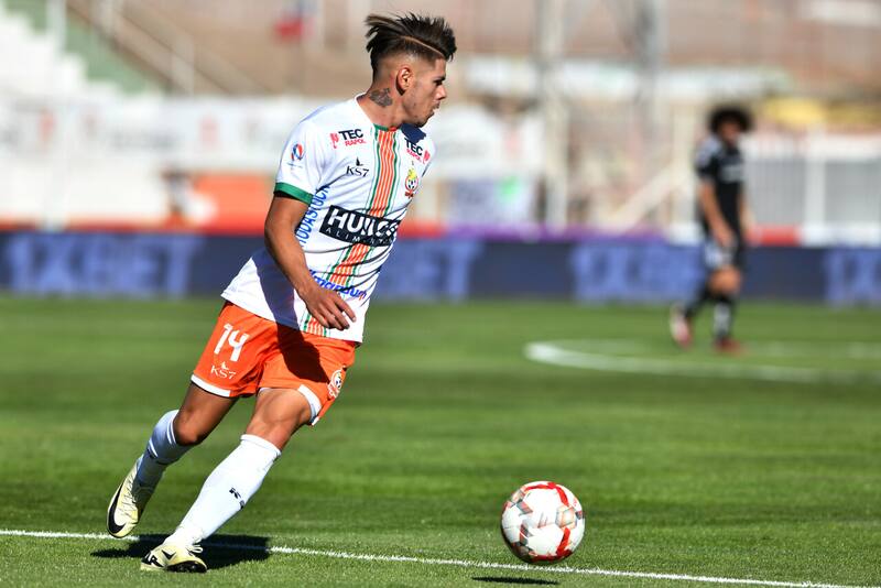 deja Cobresal para irse al fútbol argentino: jugará en San Martín de Tucumán. Foto: Aton.