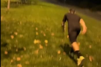 ¡Todo es cancha! Así se mostró Óscar Opazo entrenando en un parque