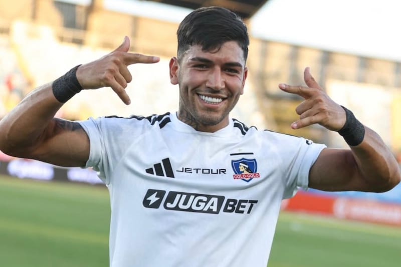 El lateral izquierdo se consolidó como titular en Colo Colo y ahora fue llamado a La Roja
