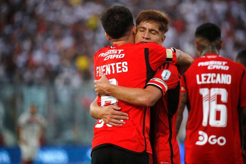 Dos criticados jugadores son los sueldos más altos de Colo Colo en este 2023. (Crédito: Agencia Aton)