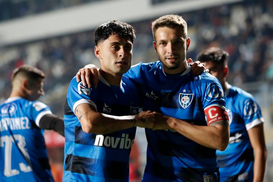 Los festejos de Huachipato: una postal habitual en la Primera División 2023. Foto: Felipe Zanca/Photosport.
