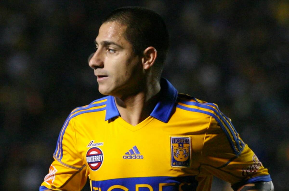 Ex Tigres ebrio sacó al baile a "Chupete" en un Instagram Live