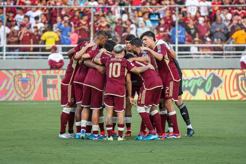 citó a Leenhan Romero de Universidad Católica y Bianneider Tamayo de la U.