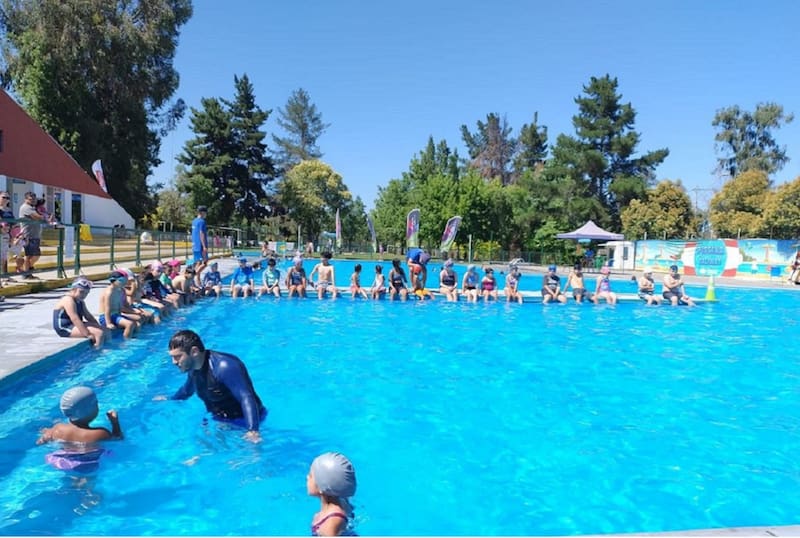 Revisa toda la información de las piscinas de Peñalolén y La Reina.