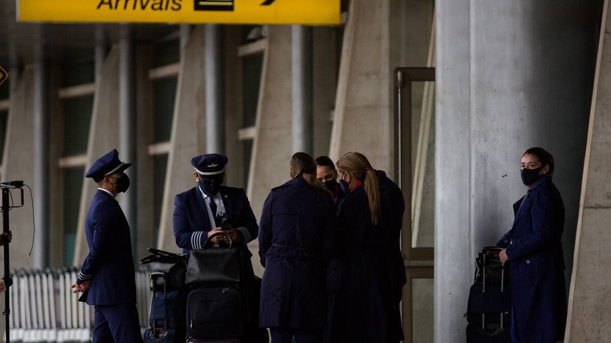 Chilenos y extranjeros residentes vacunados en el exterior serán considerados para el Pase de Movilidad