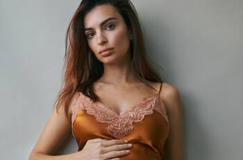 Emily Ratajkowski no revelará el sexo de su primer bebé para no imponerle un género específico
