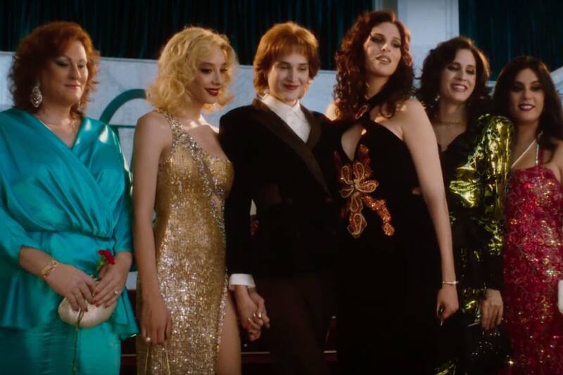 fue dirigida por Mikel Rueda, entre otros directores españoles.