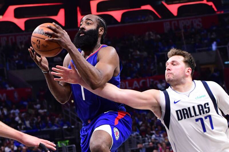 James Harden contra Luka Doncic.