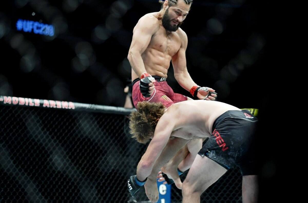 Jorge Masvidal propinó el nocaut más rápido de la historia de UFC con un brutal rodillazo