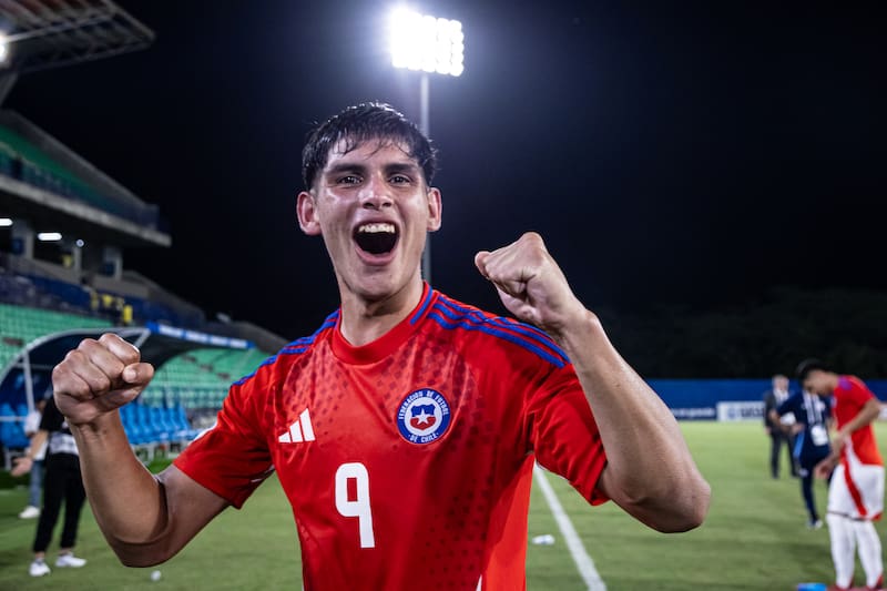 La Rojita de Sebastián Miranda quiere alcanzar la final del Sudamericano.