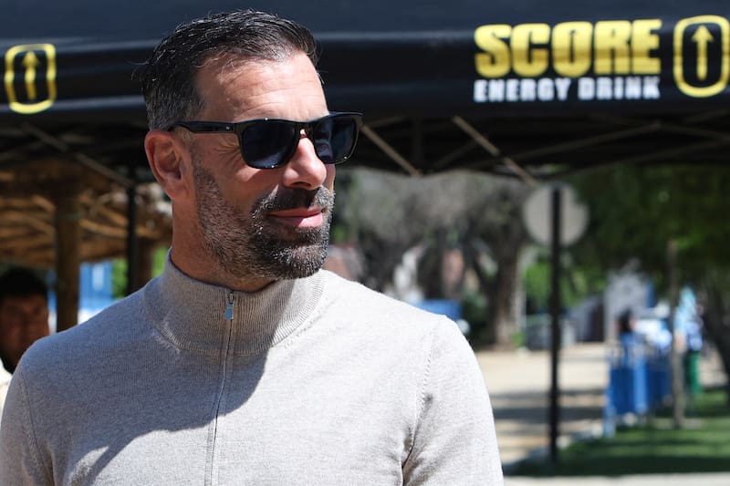 Ruud Van Nistelrooy llegó a ver el partido de Magallanes vs Santiago Morning. Agencia Aton