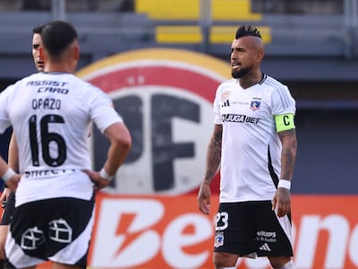 Se robaron las miradas: el lindo gesto de jugadores de Colo Colo con hinchas de Audax Italiano