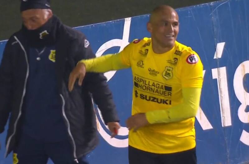 Humberto Suazo, delantero de San Luis. Foto: Captura.