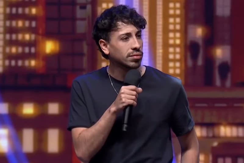 se presentó en los Premios Caleuche 2025.