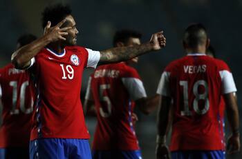 Los mejores saludos por el Día de la Madre de los jugadores chilenos en redes sociales