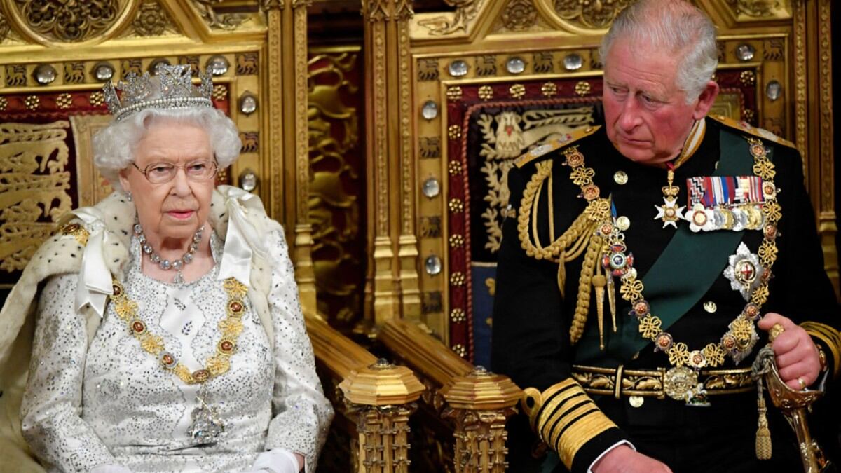 ¿Se vio más el funeral de la reina Isabel II o la coronación del rey Carlos III?