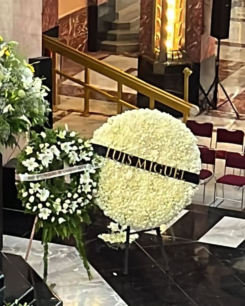 Luis Miguel envió un presente a la conmemoración de Silvia Pinal.