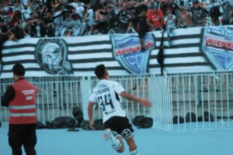 celebrando el gol que le dio la victoria a Colo Colo ante Magallanes