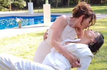 "El mismo día que se aprueba el Matrimonio Igualitario, Flaviera termina con esta imagen": Patricia Rivadeneira e Ingrid Cruz se despidieron de "Demente"