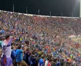 VIDEO | “Paqui ya se va”: hinchada de la U se aburrió de Meneghini y pidió su salida en el Nacional
