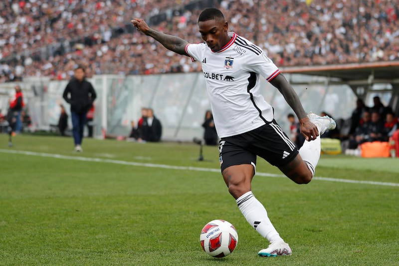 El delantero en su paso por Colo Colo en 2023. Foto: Agencia Aton