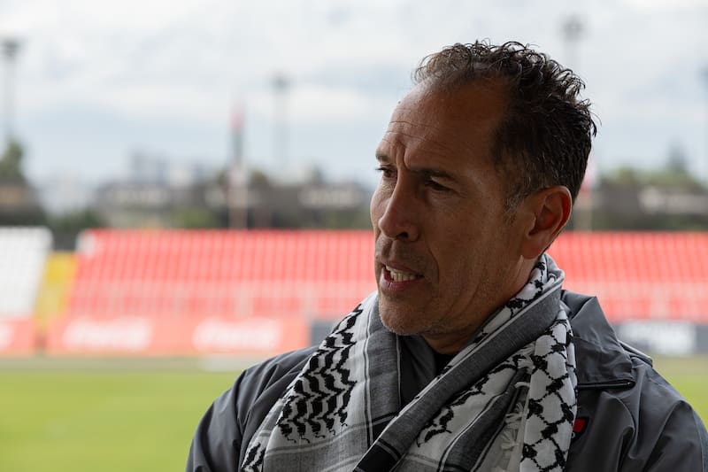 "Conocía al detalle cuáles eran mis limitaciones y pude hacer una carrera futbolística de 18 años como profesional". Foto: Felipe Escobedo