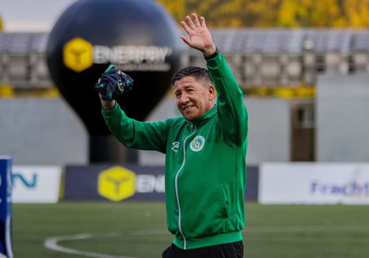 No solo Mario Salas: el otro campeón del fútbol chileno que asoma como posible DT de Rangers