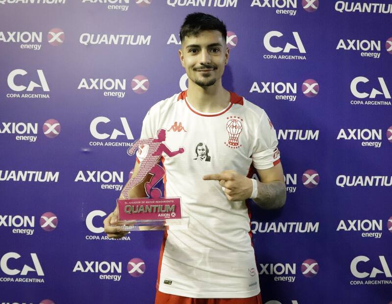 sigue a la espera de firmar su contrato con Boca Juniors.