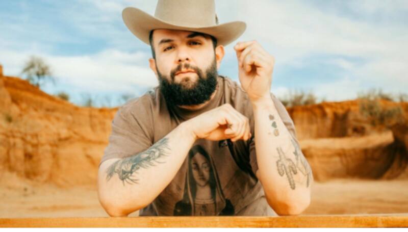 Carin León es una artista mexicano.