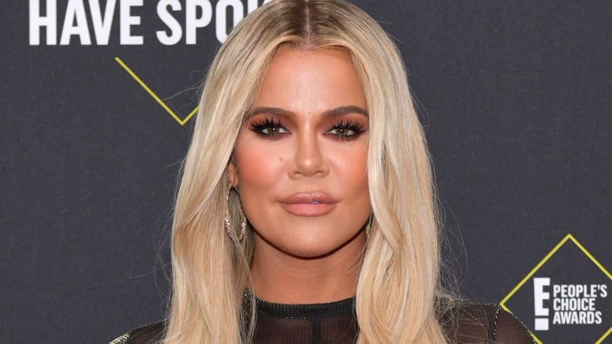 FOTOS| Khloé Kardashian es fuertemente criticada por posar en una camilla con su hijo recién nacido