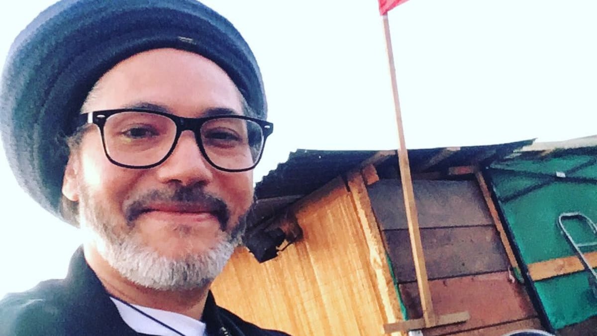 Quique Neira se autotroleó con el viral del momento tras frustrado show