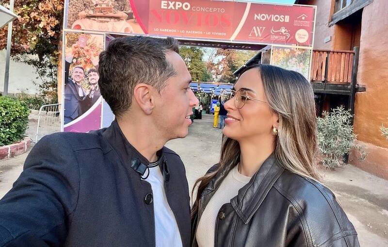 En el evento miraron vestidos de novia y diversos preparativos para el gran día / Instagram